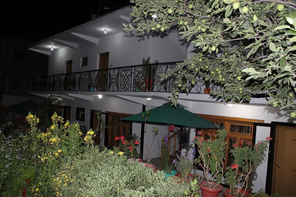 Travellers House Leh Ngoại thất bức ảnh